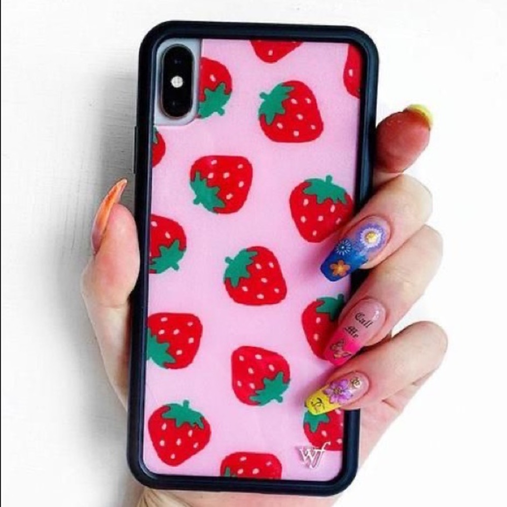 🍓NWT Strawberry wildflower iPhone case 🍓